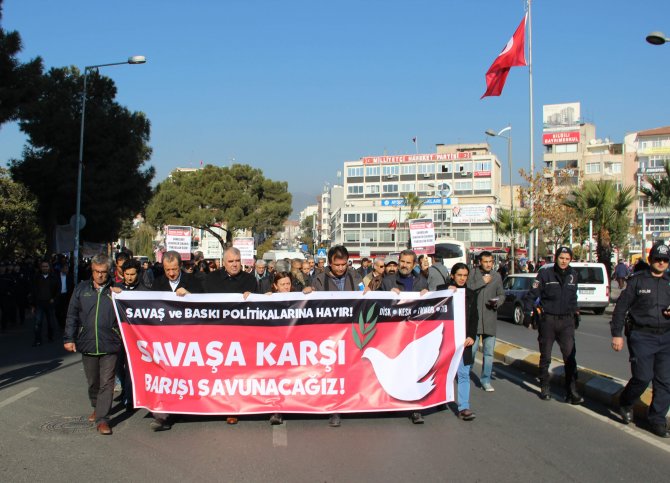 KESK, DİSK ve TMMOB 'Savaşa Hayır' yürüyüşü düzenledi