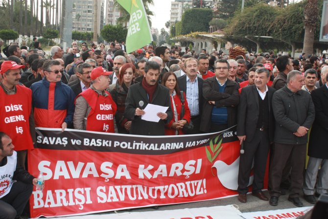 Polis, sendikaların AK Parti'ye yürümesine izin vermedi
