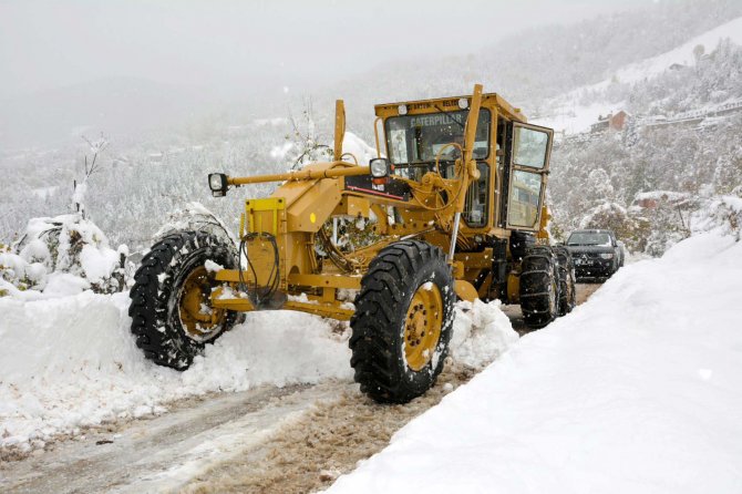 Artvin Belediyesi kar önlemlerini aldı