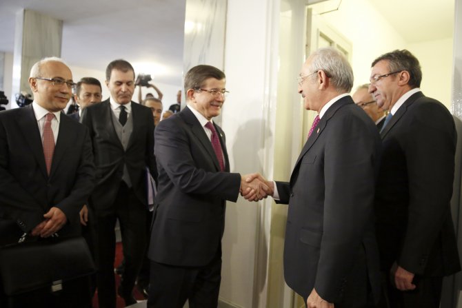 Başbakan Davutoğlu'nun liderler turunda ilk durağı Kılıçdaroğlu oldu