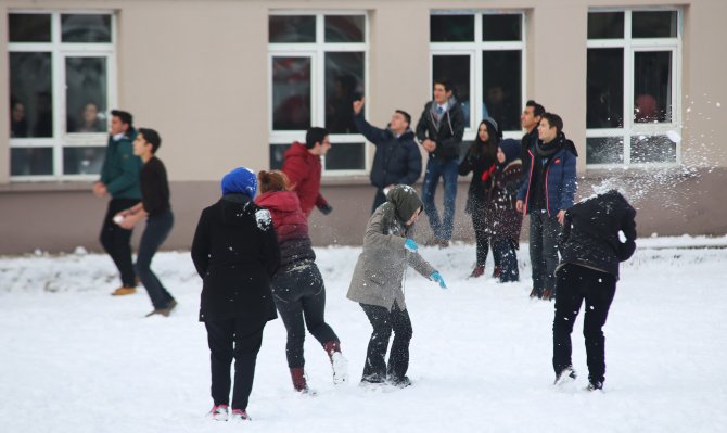 Çorum’da okullara 2 gün kar tatili