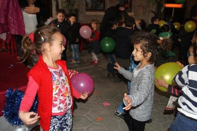 Es Çocuk Evi, Yeni Yıl Kutlamasını Masal Şatosunda Yaptı