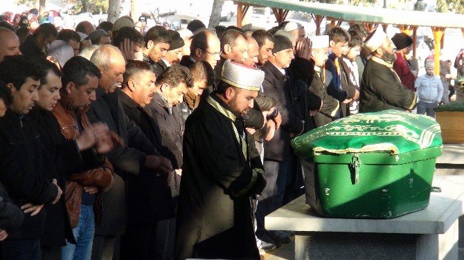 Enfeksiyon Kapan Hemşire Hayatını Kaybetti