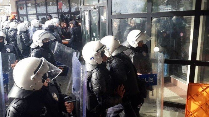 Kocaeli Üniversitesi Karıştı: 28 Gözaltı