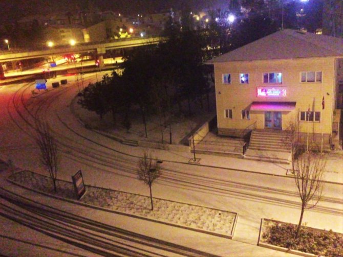 Kırşehir'e mevsimin ilk karı yağdı