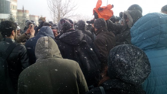 Kocaeli Üniversitesi'nde Roboski yürüyüşüne müdahale: 30 gözaltı