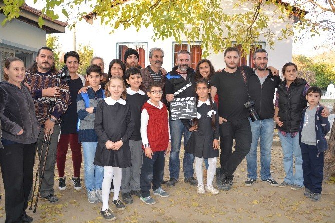 ’Mutluluktan Ağlanır Mı?’ Yurt Dışında Türkiye’yi Temsil Edecek