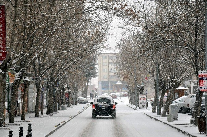 Nevşehir’de Akşam Sis Sabah Kar Yağışı Etkili Oldu