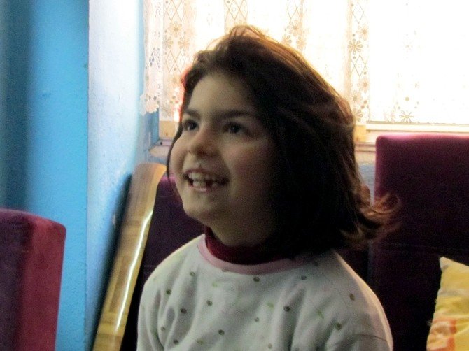 Çaresiz Anne Biri Engelli İki Çocuğuyla Bir Başına Kaldı