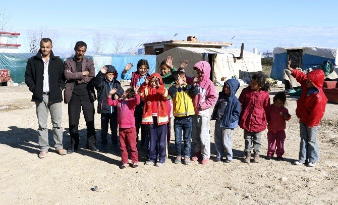 Suriyeli Çocukların Yeni Yıl Hayalleri Okul, Kıyafet Ve Soba
