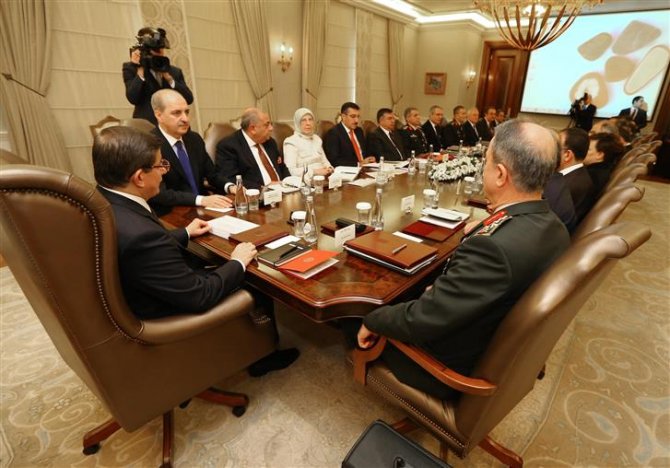 Başbakan Davutoğlu yılın son güvenlik toplantısına katıldı