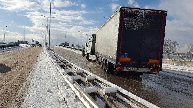 Bursa’da Sürücülerin Buz Ve Karla İmtihanı