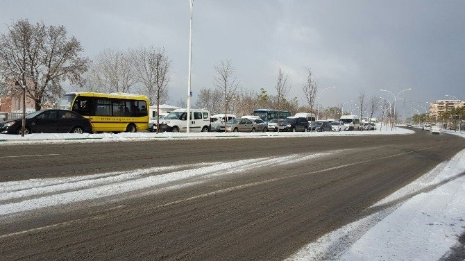Bursa’da Sürücülerin Buz Ve Karla İmtihanı