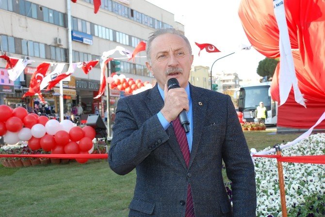 Didim’de Dev Türk Bayrağı Göndere Çekildi