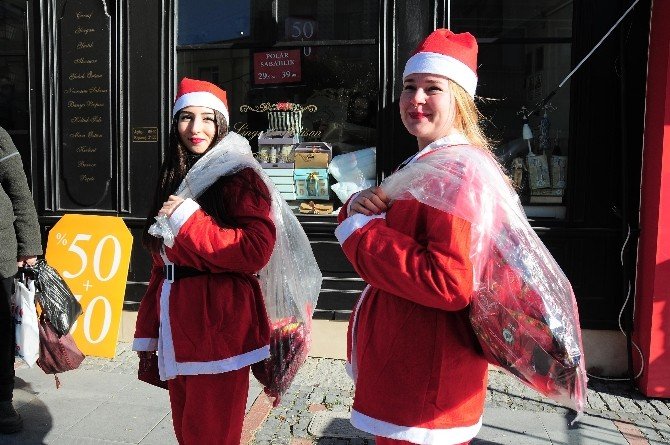 Edirne’de, Noel Baba Yerine Noel Anneler İşbaşında