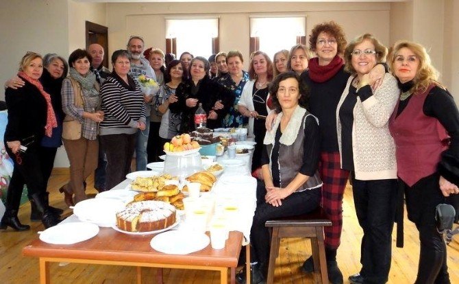 Eskişehirli Ressam Kursiyerler Yeni Yılı Öğretmeni İle Birlikte Kutladılar