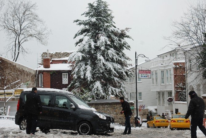 İstanbul’da Sürücülerin Karla İmtihanı