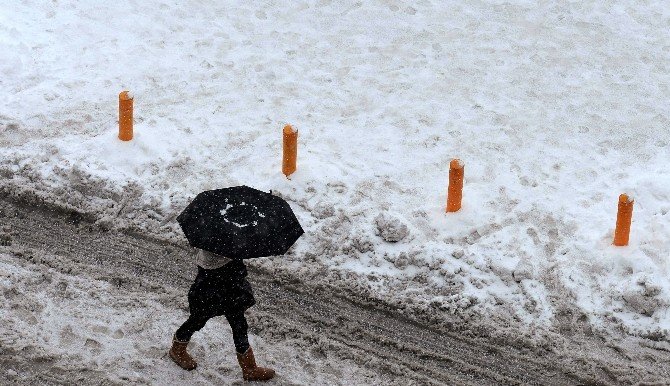 Karla Kaplı Taksim Meydanı’nın Havadan Görünüşü