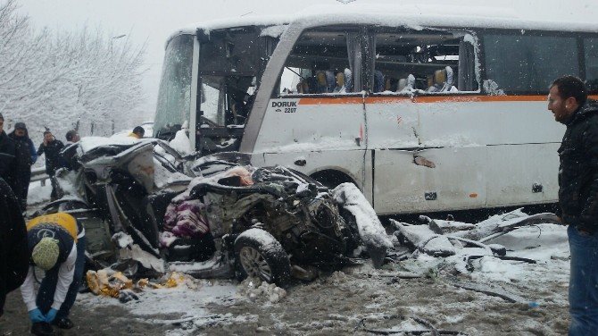 Kocaeli TEM Otoyolunda 11 Araçlı Zincirleme Trafik Kazası: 1 Ölü