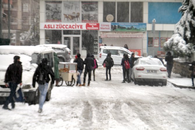 Mardin’de okullar kar yağışı nedeniyle tatil edildi