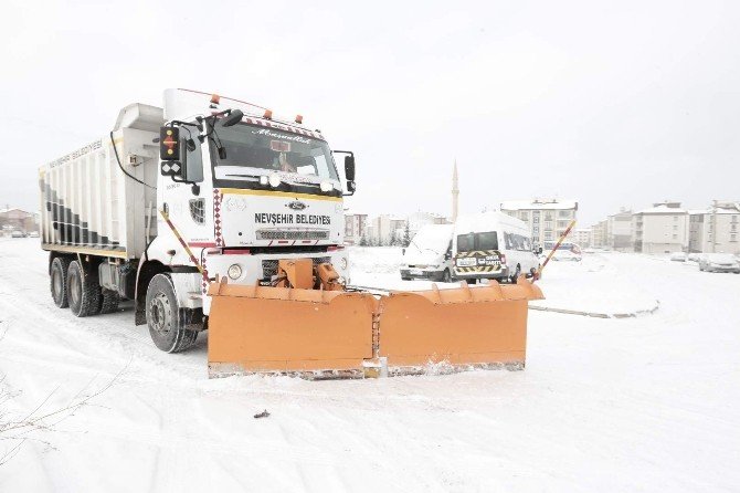 Nevşehir’de Karla Mücadele Çalışmaları Yapılıyor