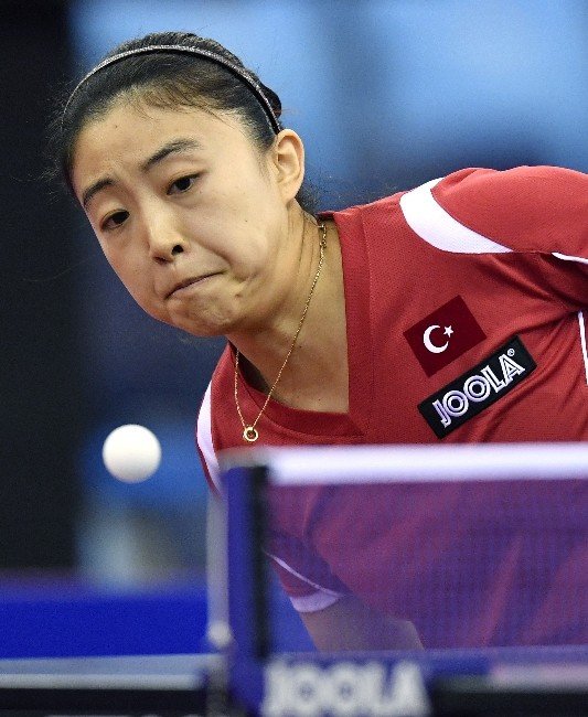 Melek Hu, masa tenisinde Avrupa Şampiyonu