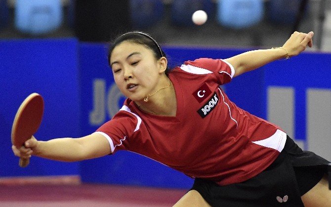 Melek Hu, masa tenisinde Avrupa Şampiyonu