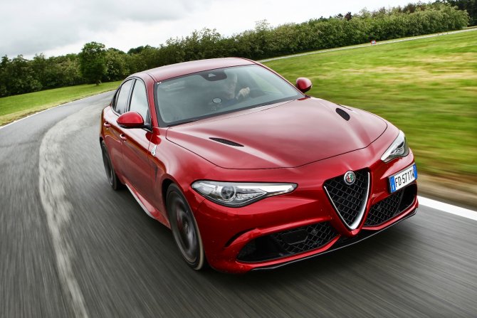 Alfa Romeo yeni aracı Giulia'yı tanıttı