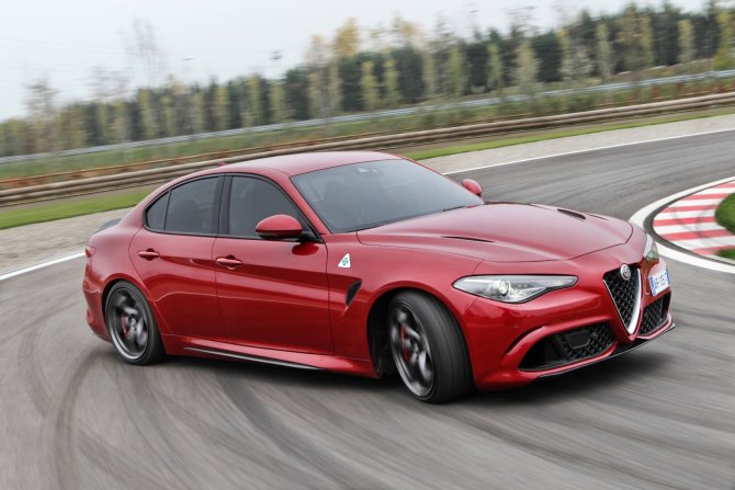 Alfa Romeo yeni aracı Giulia'yı tanıttı