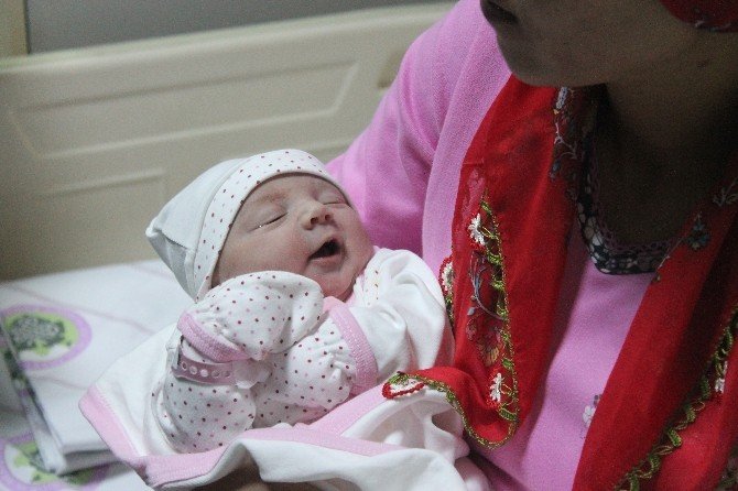 Konya’da Yeni Yılın İlk Bebeği “Zeynep” Oldu