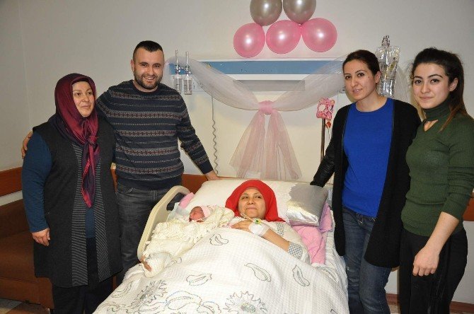 2016 Yılının İlk Bebeği Nevşehir’de Dünyaya Geldi