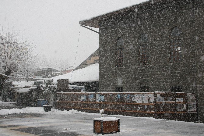 Diyarbakır’da Kar Kalınlığı 40 Santimetreye Ulaştı