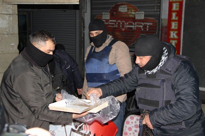 Diyarbakır’da Yeni Yıla Polis Ve Asker Operasyonla Girdi