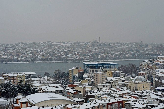 İstanbul 2016’ya Bembeyaz Girdi