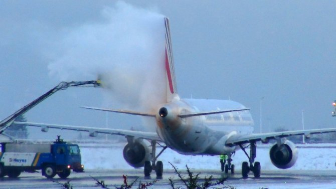 İstanbul’da bugün 250’den fazla uçak seferi iptal