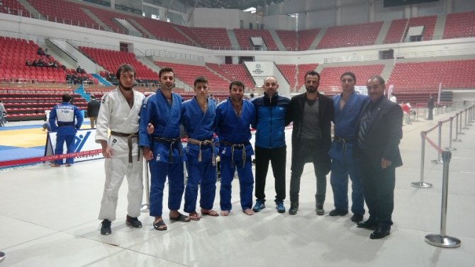 Sakarya Akdemirspor Judo Takımı Süper Lig'in kapısından döndü