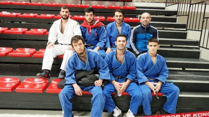 Sakarya Akdemirspor Judo Takımı Süper Lig'in kapısından döndü