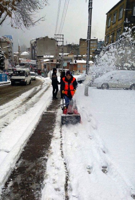 Büyükşehir Belediyesi, Yeni Yıla Karla Mücadele Ederek Girdi