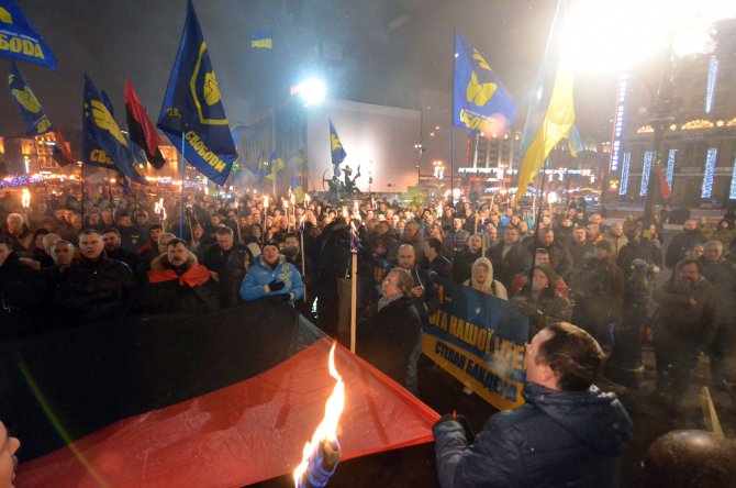 Ukrayna'da yeni yılın ilk gününde ulusalcılar sokaklara döküldü
