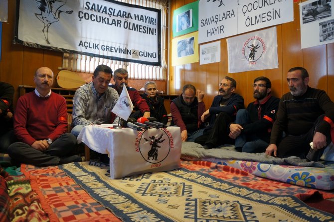 Alevi STK'lar, protesto için açlık grevine devam karar aldı