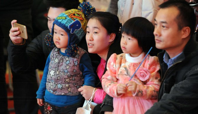 Çin’deki tek çocuk politikası resmen sona erdi