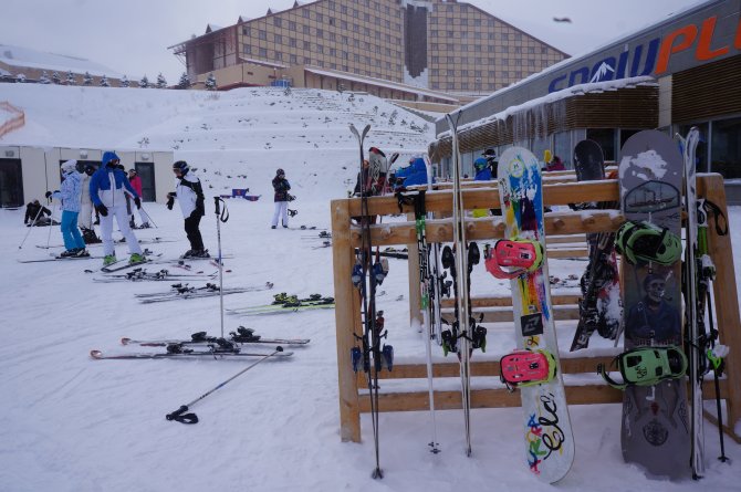 Kar, Palandöken'deki otelcilerin yüzünü güldürdü