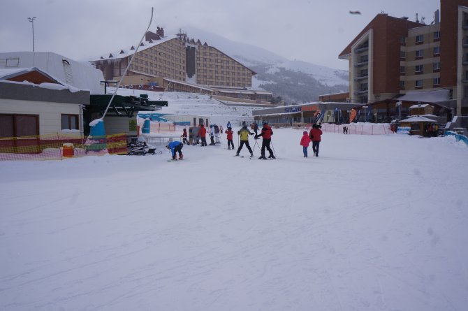 Kar, Palandöken'deki otelcilerin yüzünü güldürdü