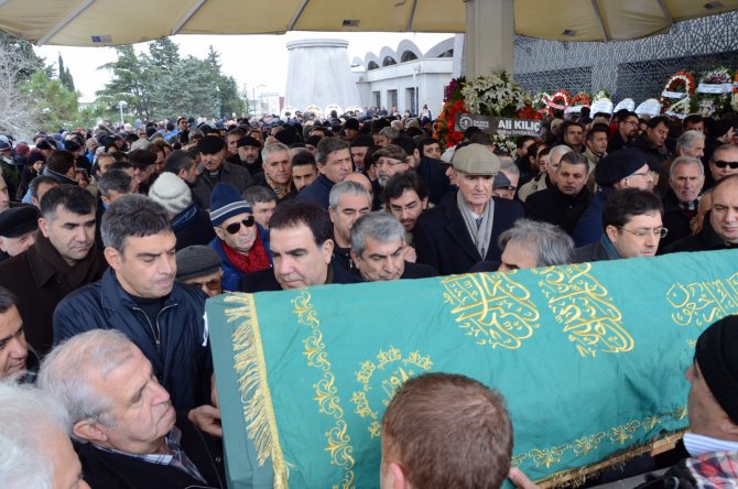 Doğan Şentürk, babasını son yolculuğuna uğurladı