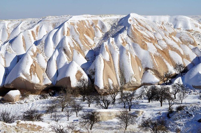 Karlar Altındaki Kapadokya’dan Tablo Gibi Görüntüler