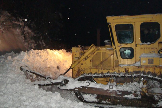 Zonguldakn Ereğli'de 32 köy yolu kardan kapandı