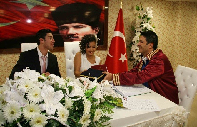 Başkan Turgay Genç 365’nci Nikahı Kıydı