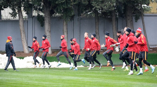 Galatasaray, ikinci yarı hazırlıklarına başladı