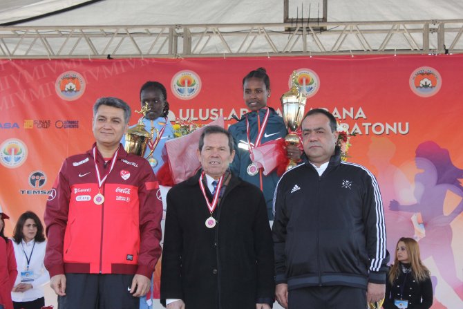 Adana'da yarı maraton ve halk koşusu coşkusu