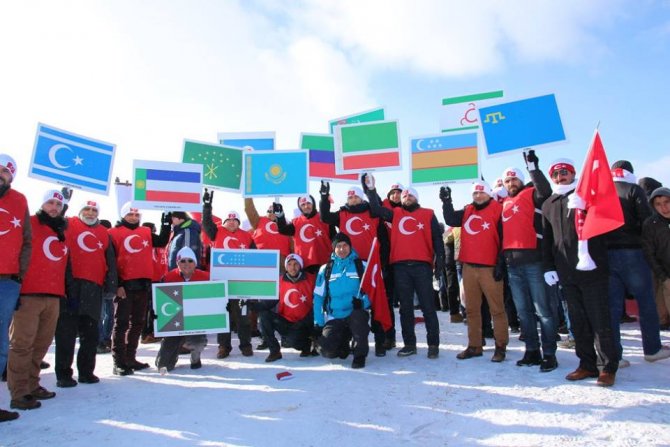 Sarıkamış şehitleri için eksi 16 derecede vefa yürüyüşü